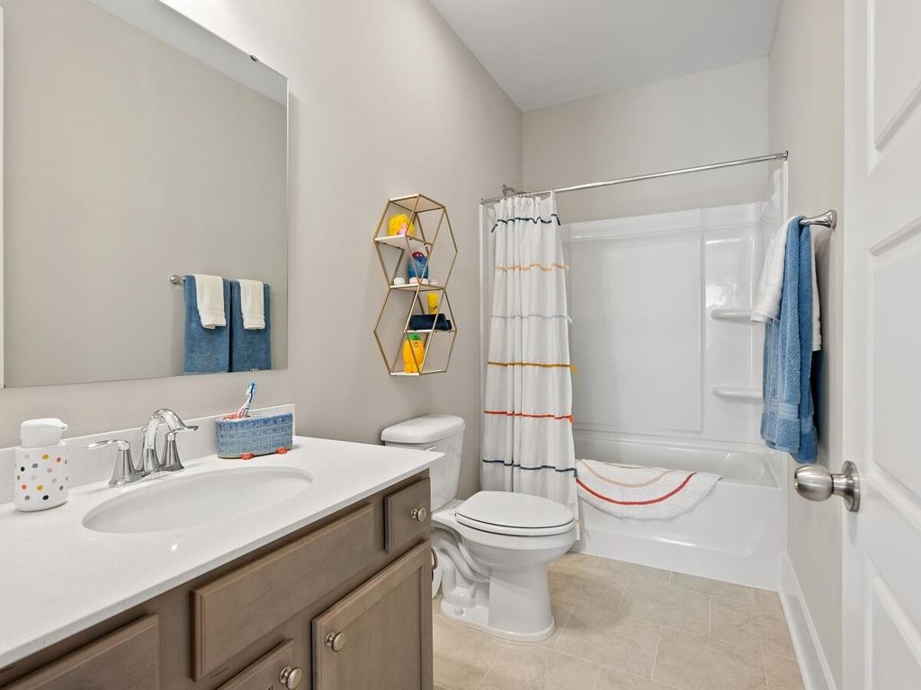 Image 14 of property listing at 1003 Hooded Warbler Way Cc3-5-1p, Ravenel, SC 29470