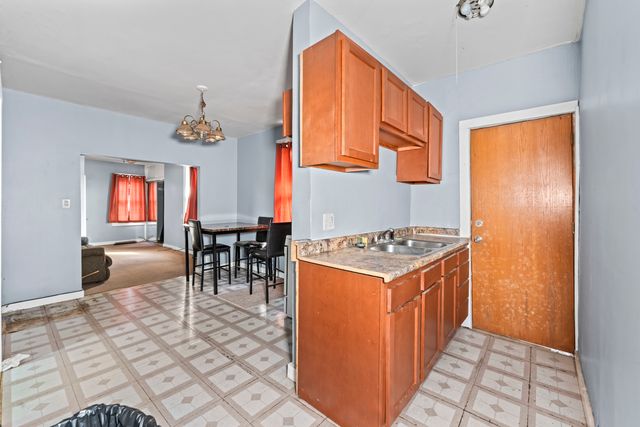 13513 S Baltimore Avenue, Chicago, IL 60633