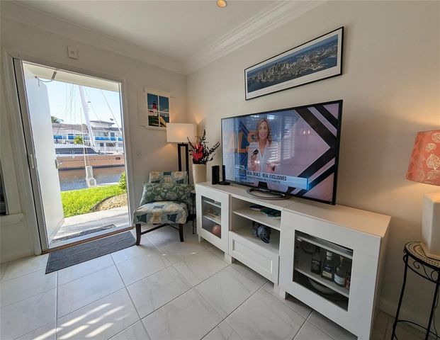 2808 NE 33rd Court 101, Fort Lauderdale, FL 33306