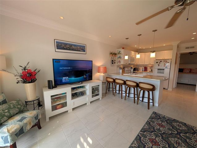 2808 NE 33rd Court 101, Fort Lauderdale, FL 33306