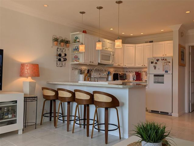 2808 NE 33rd Court 101, Fort Lauderdale, FL 33306