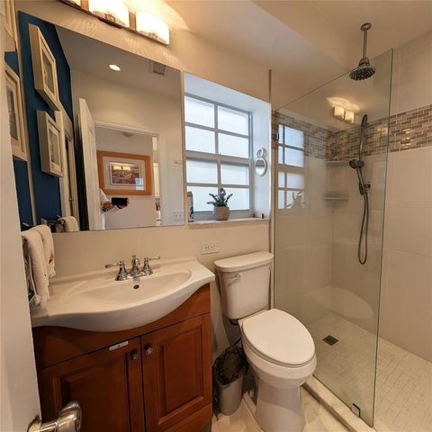 2808 NE 33rd Court 101, Fort Lauderdale, FL 33306