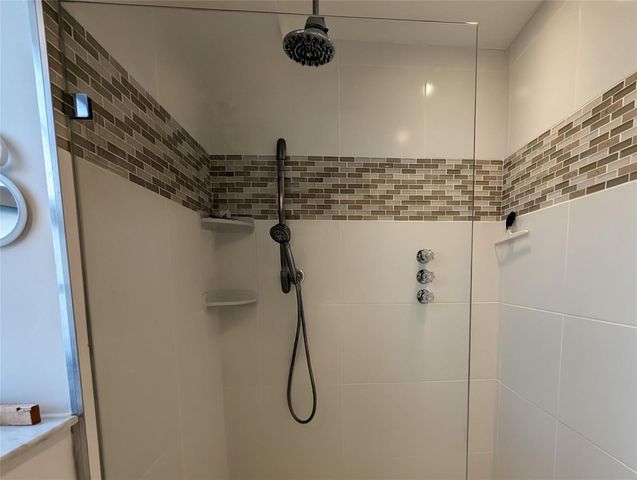 2808 NE 33rd Court 101, Fort Lauderdale, FL 33306