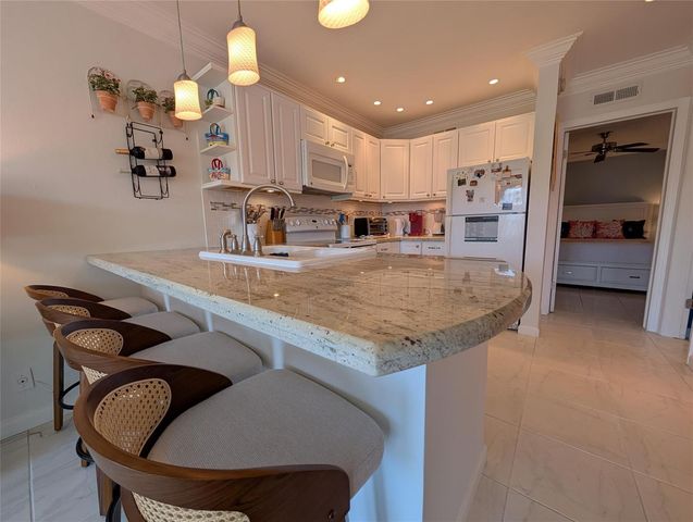 2808 NE 33rd Court 101, Fort Lauderdale, FL 33306