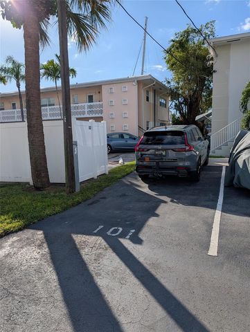 2808 NE 33rd Court 101, Fort Lauderdale, FL 33306