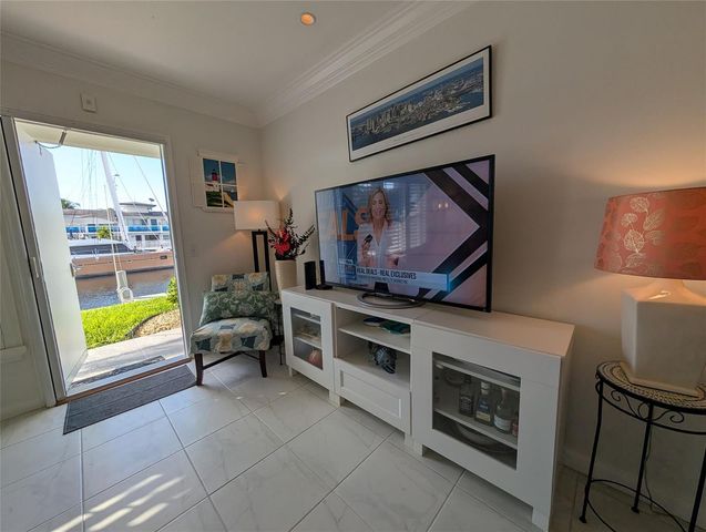 2808 NE 33rd Court 101, Fort Lauderdale, FL 33306