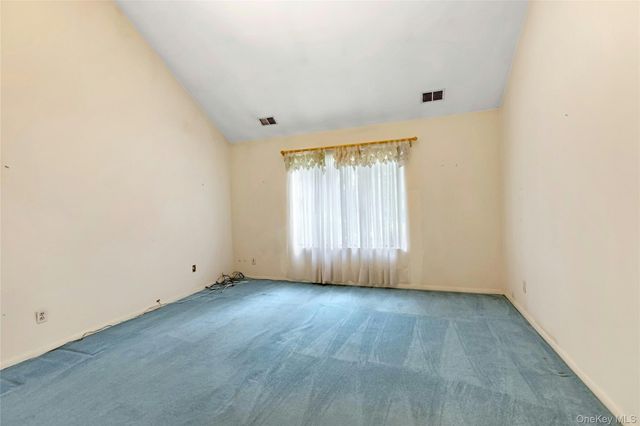 11 Rose Court, East Islip, NY 11730