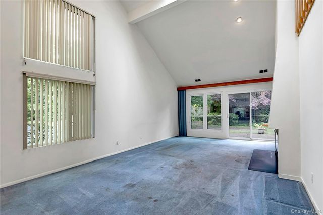11 Rose Court, East Islip, NY 11730