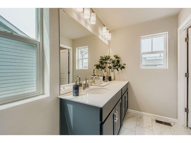 909 Nettle Ln, Fort Collins, CO 80524