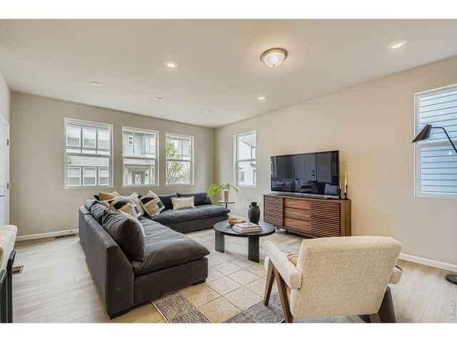 909 Nettle Ln, Fort Collins, CO 80524