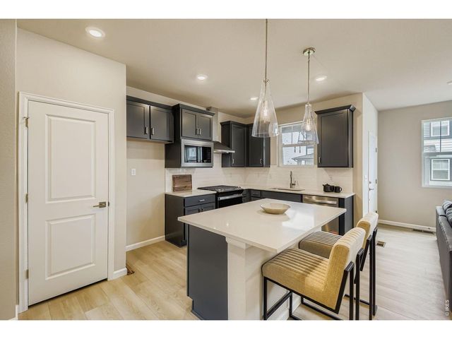 909 Nettle Ln, Fort Collins, CO 80524