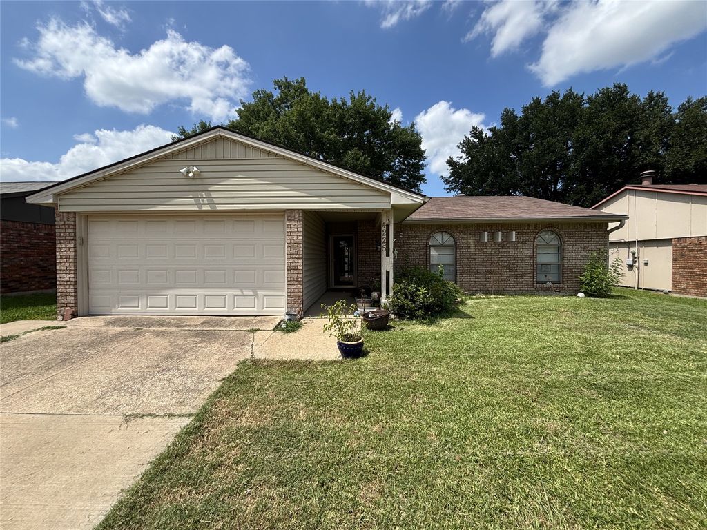 4225 Blue Creek Drive, Garland, TX 75043