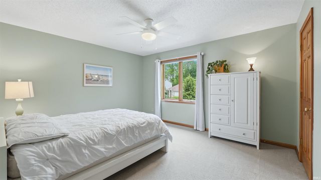 10407 Tidewater Trail, Fort Wayne, IN 46845