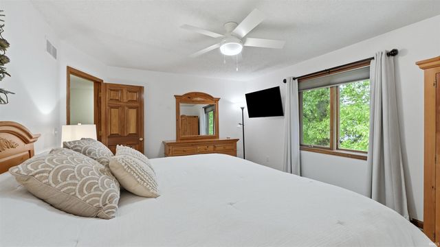 10407 Tidewater Trail, Fort Wayne, IN 46845