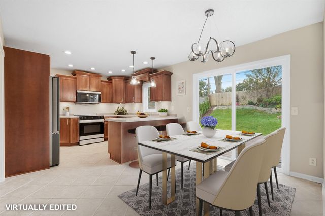 818 Loretta Avenue, Waterloo, IA 50702