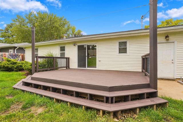 818 Loretta Avenue, Waterloo, IA 50702