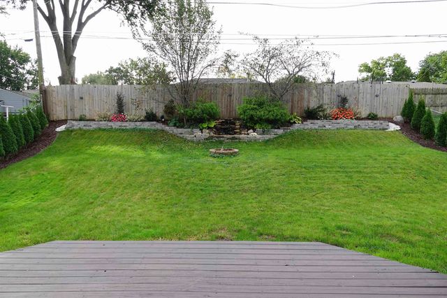 818 Loretta Avenue, Waterloo, IA 50702