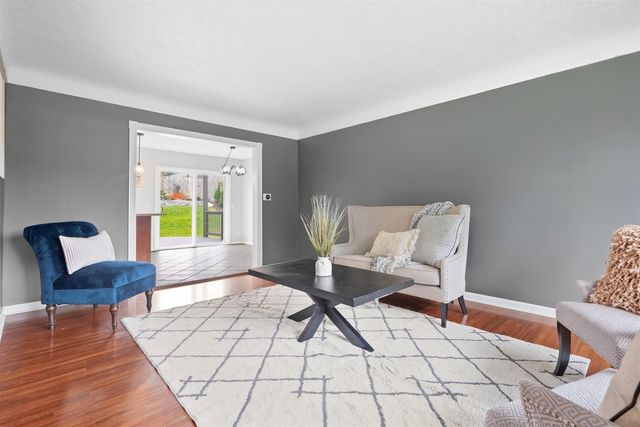 818 Loretta Avenue, Waterloo, IA 50702