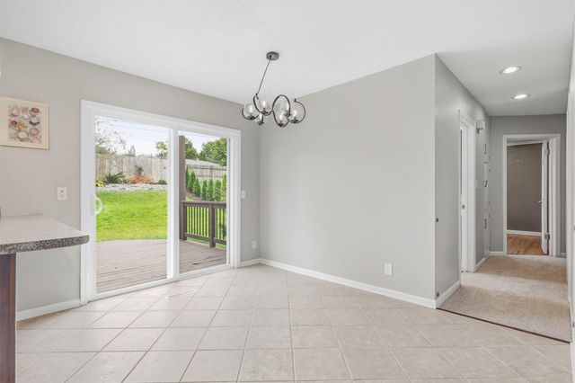818 Loretta Avenue, Waterloo, IA 50702