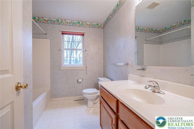 40 Elk Court, Exeter Twp, PA 19606