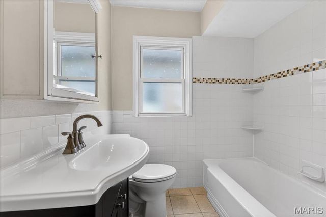 8042 Mackenzie Road, Affton, MO 63123