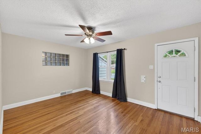 8042 Mackenzie Road, Affton, MO 63123