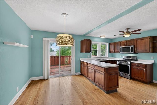 8042 Mackenzie Road, Affton, MO 63123