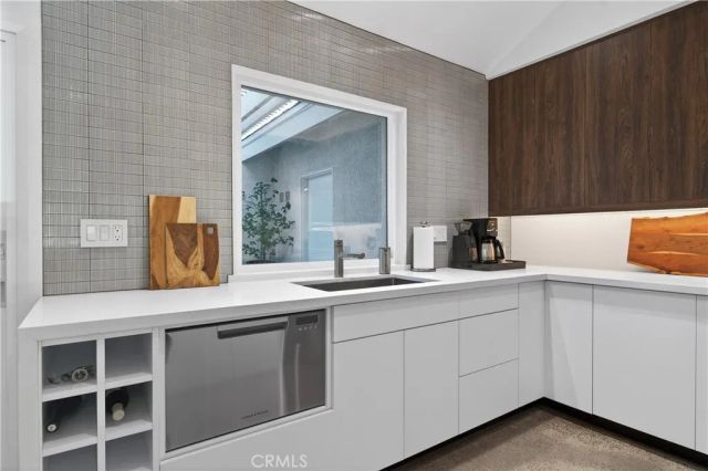 1 Summerfield 59, Irvine, CA 92614