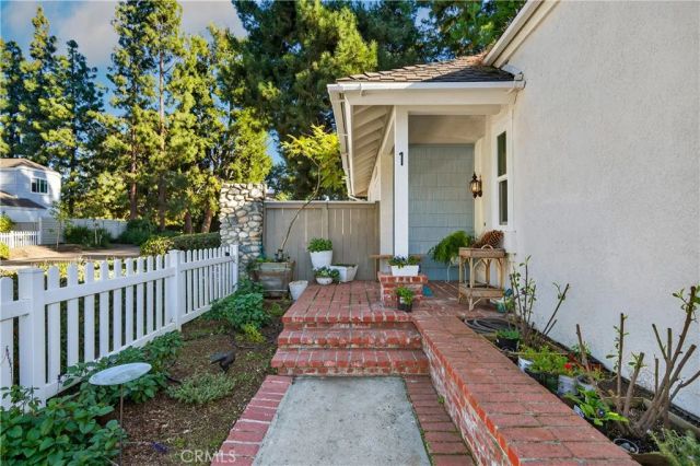 1 Summerfield 59, Irvine, CA 92614