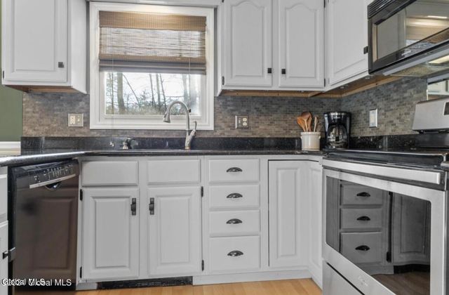 2 Plum Poppy S, Ballston Spa, NY 12020