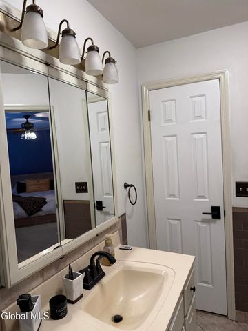 2 Plum Poppy S, Ballston Spa, NY 12020