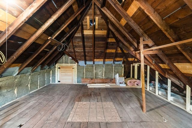 32 Coolidge Ave, Peabody, MA 01960
