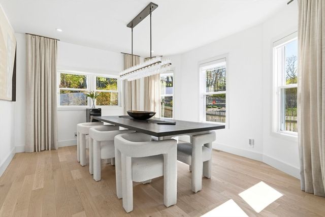 32 Coolidge Ave, Peabody, MA 01960