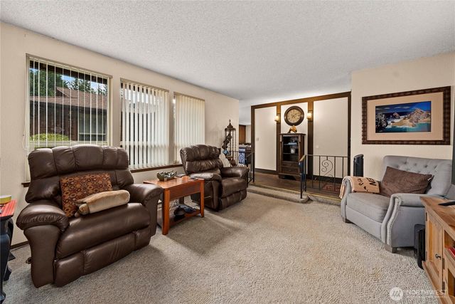 9719 52nd Ave E, Tacoma, WA 98446