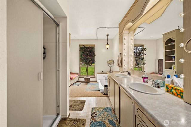 9719 52nd Ave E, Tacoma, WA 98446