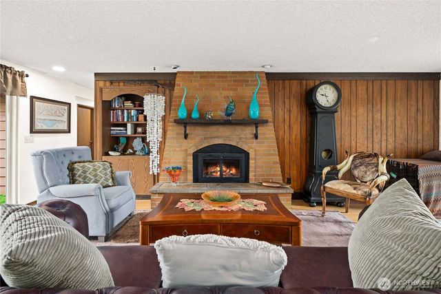 9719 52nd Ave E, Tacoma, WA 98446