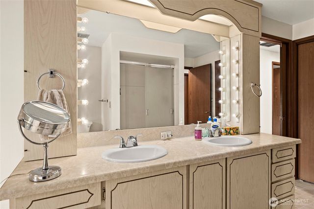 9719 52nd Ave E, Tacoma, WA 98446