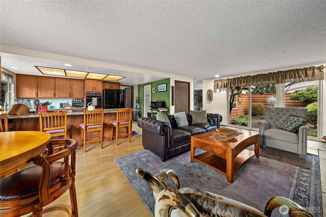 9719 52nd Ave E, Tacoma, WA 98446