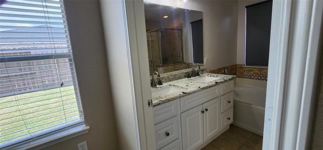 8830 Summerset Meadow Court, Houston, TX 77075