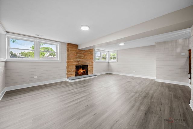 2913 W Sibley Street, Park Ridge, IL 60068