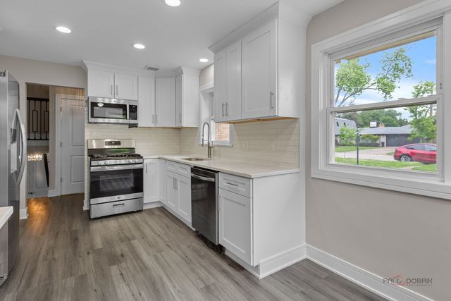 2913 W Sibley Street, Park Ridge, IL 60068