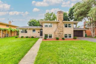 2913 W Sibley Street, Park Ridge, IL 60068