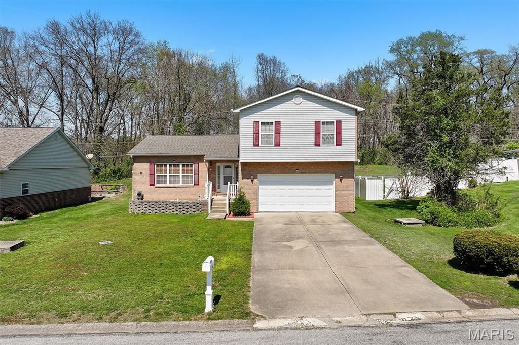66 Dianne Drive, Belleville, IL 62220