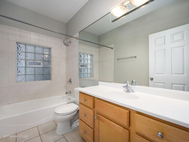 459 N Green Street 2S, Chicago, IL 60642