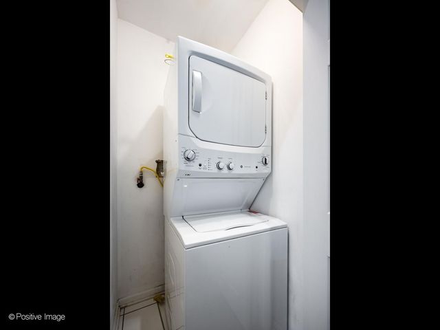 459 N Green Street 2S, Chicago, IL 60642