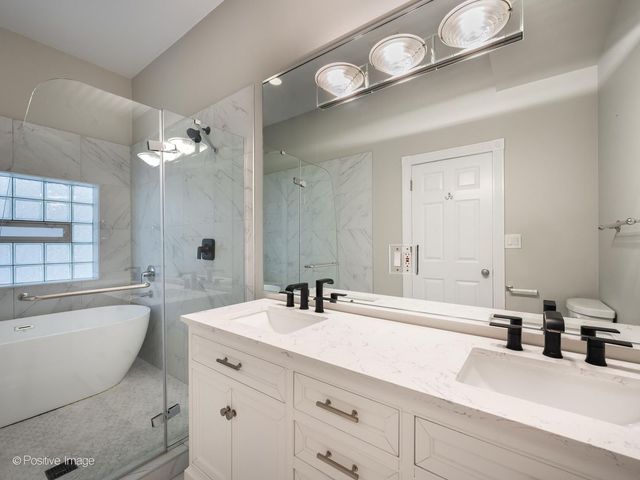 459 N Green Street 2S, Chicago, IL 60642