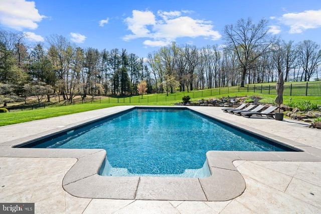 200 PARSONS RD, Landenberg, PA 19350