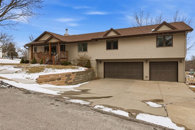 3438 NE Twin Lake View Drive NE, North Liberty, IA 52317