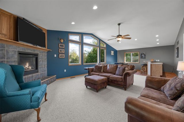 3438 NE Twin Lake View Drive NE, North Liberty, IA 52317