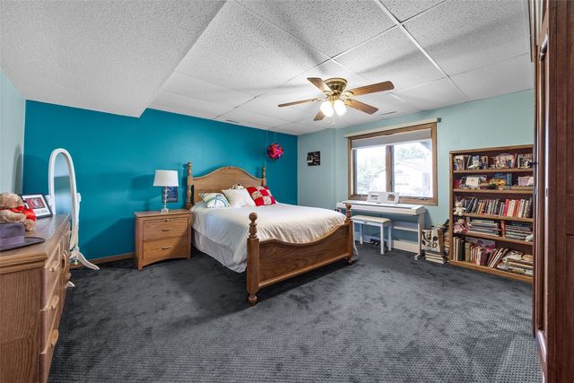 3438 NE Twin Lake View Drive NE, North Liberty, IA 52317